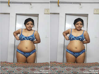 Priya Bhabhi Blowjob and Fucked By hubby Friend with Clear Hindi Talking