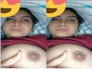 Sexy Desi girl Shows her Big Boobs On Vc