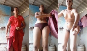 Desi Bahbhi Shows Nude Body And Pissing