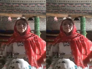 Paki Girl Shows Her Ass and Pussy