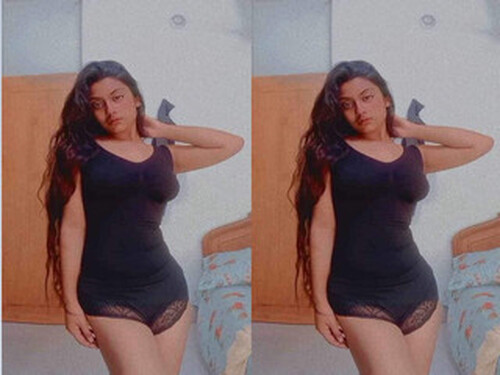 Sexy Indian Girl Shows Nude Body Part 2